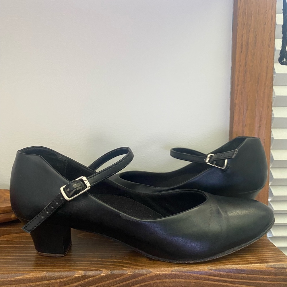 Black heels / Character shoes size 8 narrow